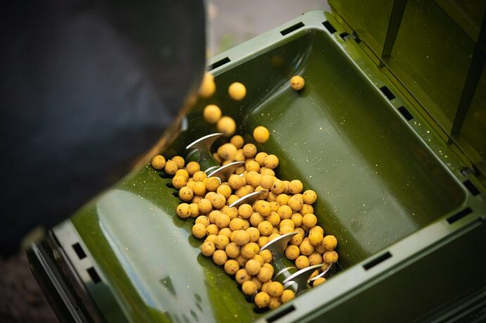 10mm-boilies-being-crushed-1024x682