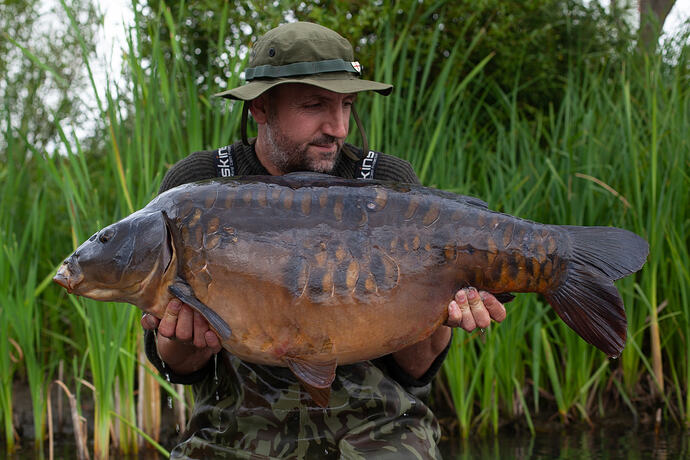 chris-douce-mirror-carp